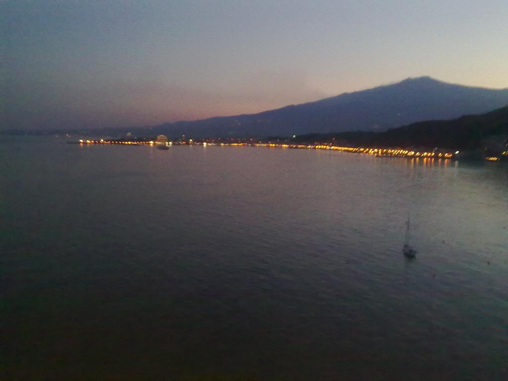 Casa Vacanze Rosy Giardini Naxos Quarto foto